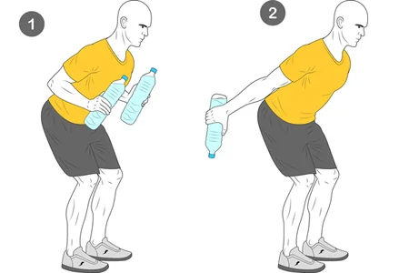 Extensión de triceps con botellas de agua