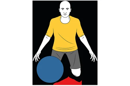 Rodar balón medicinal por el suelo